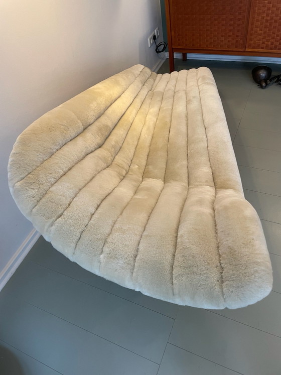 Edle Hans Hartl Soloform Chaiselounge in echtem Schaffell – Eugen Schmidt, Chaise longue, Leder, Stoff (photo 8 of 8)