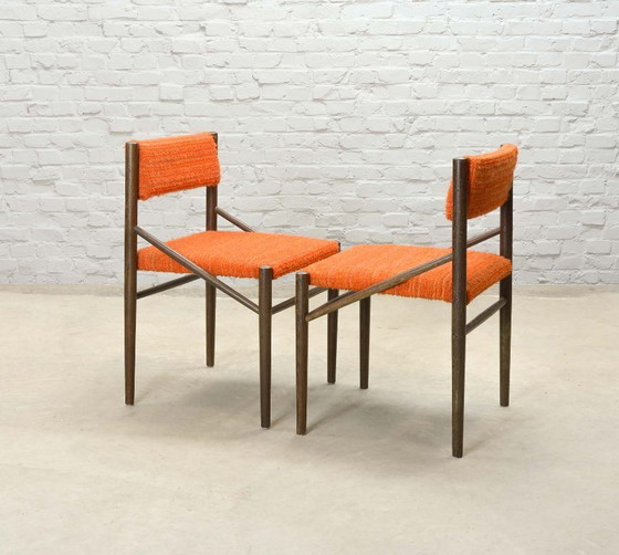 Set aus 4 Esszimmerstühlen aus Wengé-Holz mit orangefarbenem Bouclé-Stoffbezug. Niederlande, 1960er Jahre. (photo 7 of 13)