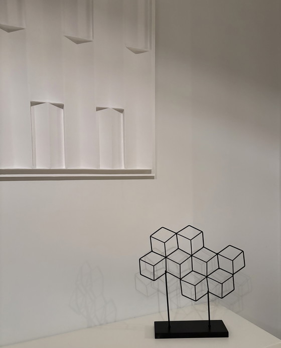 Image 1 of Scultura moderna in filo metallico