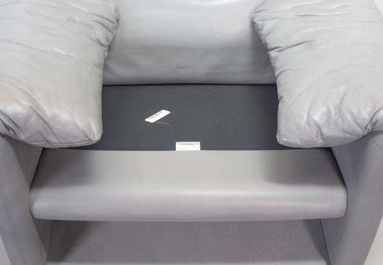 Image 1 of Set of 2 Mid-Century Italian Design Cassina Lounge Chair ‘Maralunga’ by Vico Magistretti in Dolphin Grey Leather. Italy, 1970s.