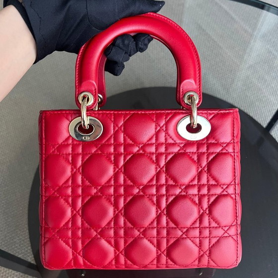 Image 1 of DIOR LADY SMALL FLAP - PELLE DI AGNELLO CANNAGE ROSSO CON DETTAGLI ORO