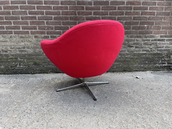 Image 1 of Fauteuil pivotant au design vintage, revêtement rouge, années 1970/1980