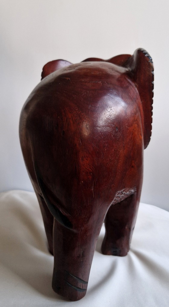 Image 1 of Éléphant en bois de teck massif