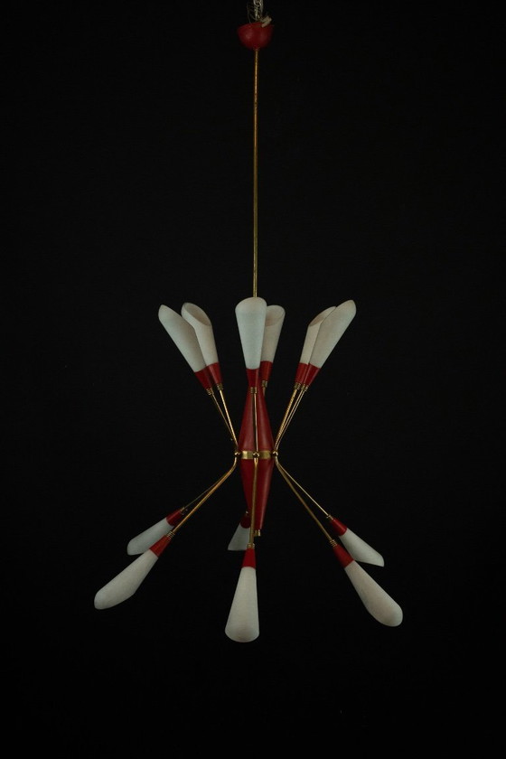Image 1 of Araña de 12 luces de mediados de siglo a la manera de Stilnovo. Italia años 50