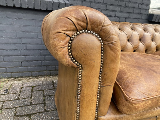 Image 1 of Divano Chesterfield antico molto vecchio color cognac
