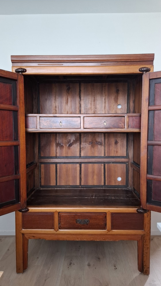 Armario chino antiguo - Madera maciza con herrajes de latón – Wood, Brass (photo 4 of 5)