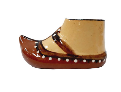 Scarpa vintage in ceramica smaltata