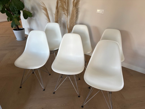 6x Vitra Eames DSR white