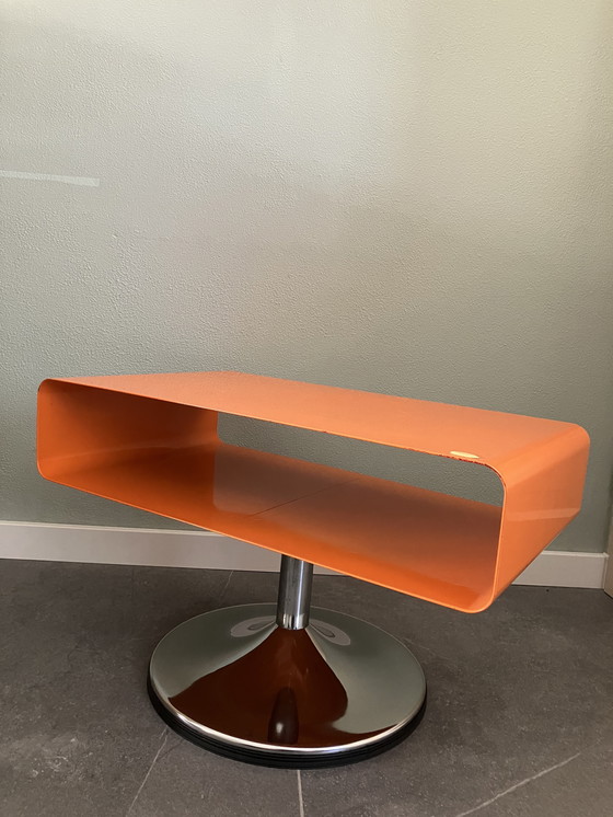 Image 1 of Tavolino girevole in acciaio arancione vintage Kare Design
