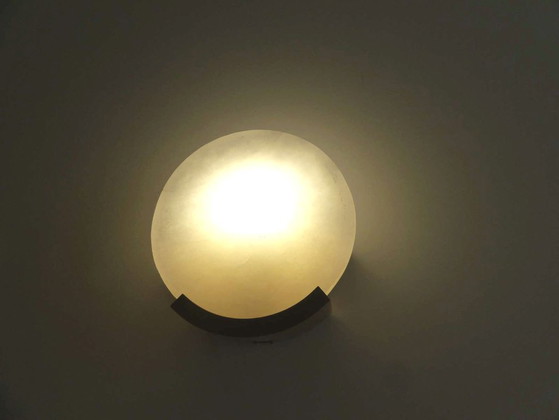 Image 1 of Zwei Wandleuchten des Modells „Melange“ aus Messing und Naturalabaster von VISUAL COMFORT, entworfen von Kelly Wearstler