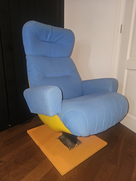 Image 1 of Originele jaren 70 bioscoopstoel uit Parijs