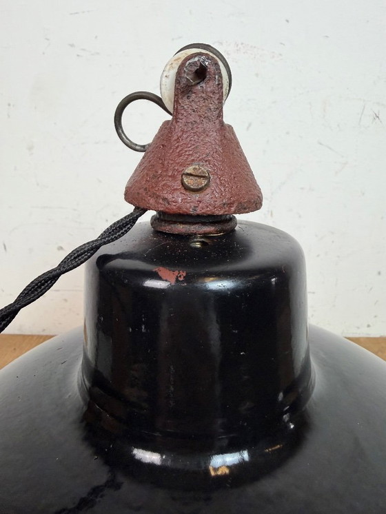 Image 1 of Lampada da fabbrica in smalto nero della Germania dell'Est di LBD Veb Leuchtenbau Dresden, anni '50