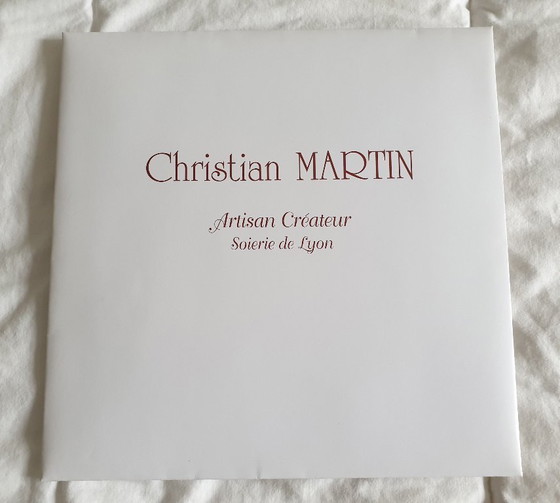 Image 1 of Carré de mousseline de soie Christian Martin signé neuf dans sa pochette d'origine peint à la main
