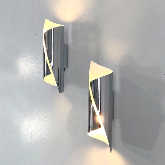 Image 1 of Paire d'appliques murales chromées incurvées, années 1970