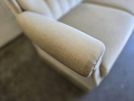 Image 1 of Poltrona/divano vintage beige con frange. SPEDIZIONE GRATUITA