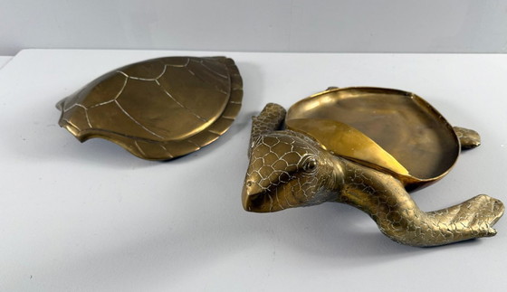 Image 1 of Hollywood Regency, scultura di tartaruga in ottone/scatola/tartaruga a becco di civetta, Francia, anni '70