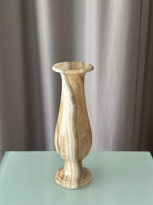 Grand vase vintage sculpté dans du marbre onyx naturel massif. – vazen, Stone