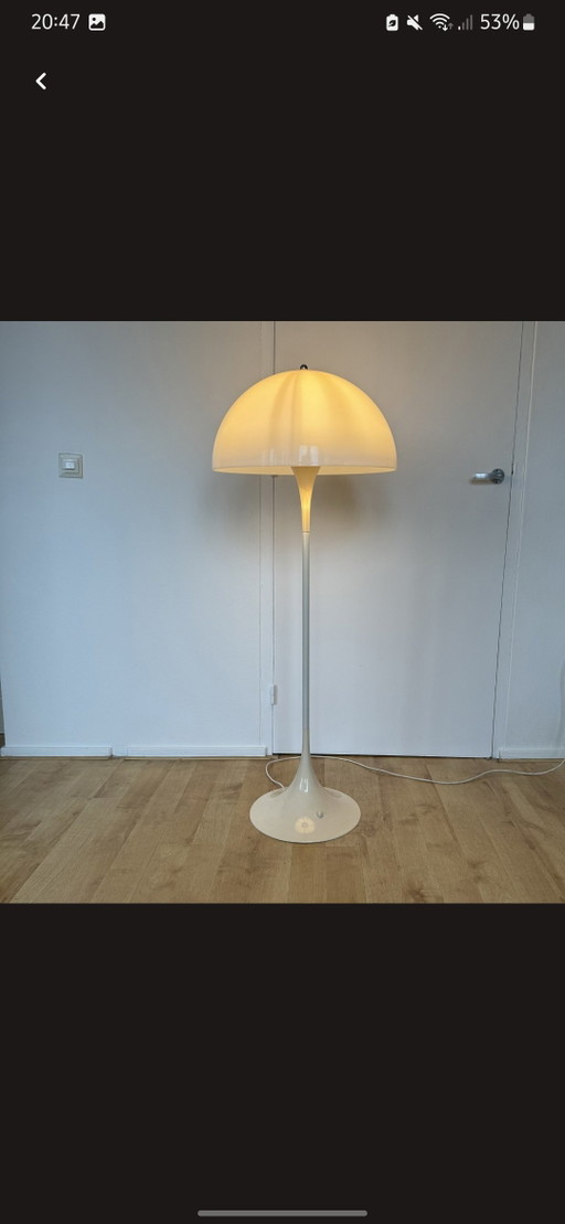 Lampada Panthella di Louis Poulsen