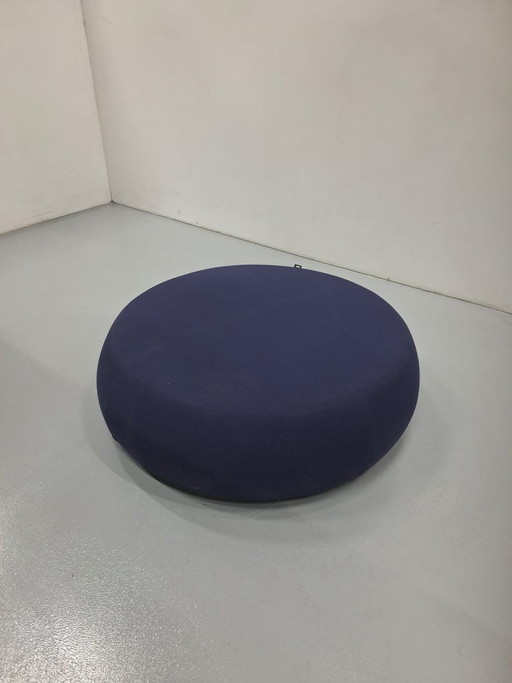 1x Arper Pix Pouf, dunkelblau, 120 cm ø – hockers en poefs, Textile