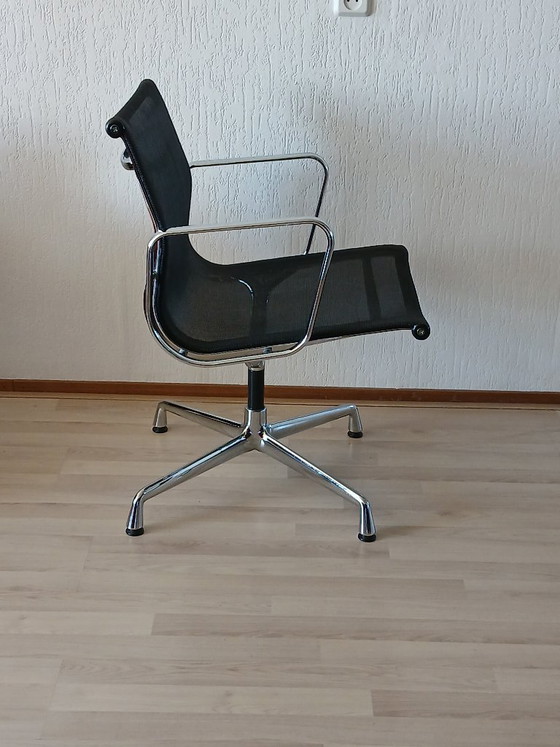 Image 1 of Silla Vitra EA 108 Netweave - Charles y Ray Eames