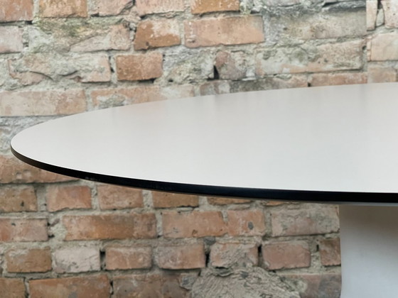 Image 1 of Andreu World Reverse Occasional bianco