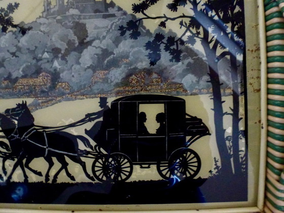Image 1 of Vassoio vintage con l'immagine della silhouette di una carrozza trainata da cavalli.