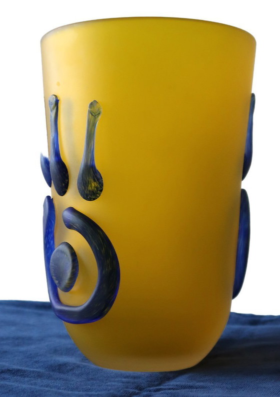 Image 1 of Vaso in vetro opaco, blu/giallo