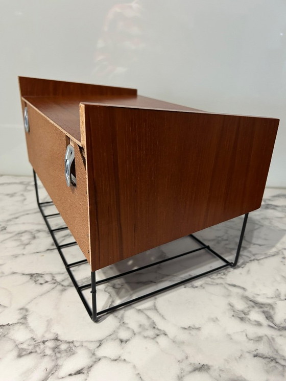 Image 1 of Armoire murale vintage scandinave en teck