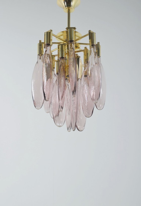 Image 1 of Lustre italien en laiton avec verre de Murano en forme de larme, années 1970