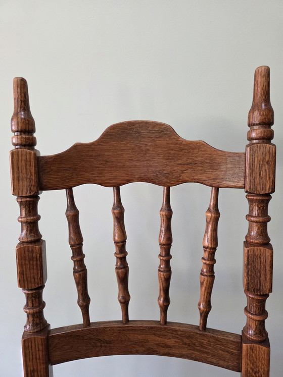 Image 1 of Set aus 4 Stühlen aus massiver Eiche mit Korbsitzen