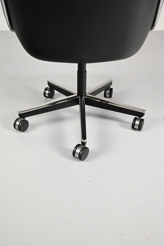 Image 1 of Charles Pollock ‘Executive chair’ voor Knoll