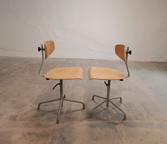 Image 1 of 2 x Stella vintage industriële draaistoelen