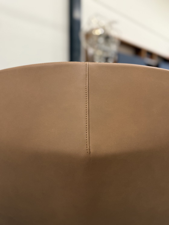 Image 1 of Moroso Clarissa Draai Fauteuil Brown Leer Camel Stof