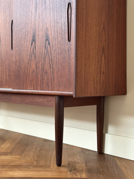 Mobile pensile vintage in legno di teak danese, anni '50/'60/'70 – Credenze alte, Wood (photo 5 of 15)