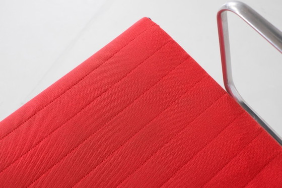 Image 1 of Sillón "EA 117" Charles Ray Eames para ICF, Estados Unidos 1969.