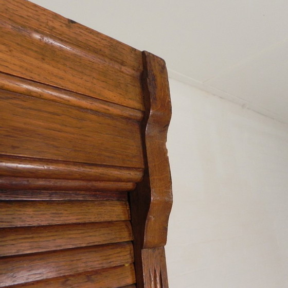 Image 1 of Cassonetto per tapparella alto 229 cm con due ante una sopra l'altra, anni '30