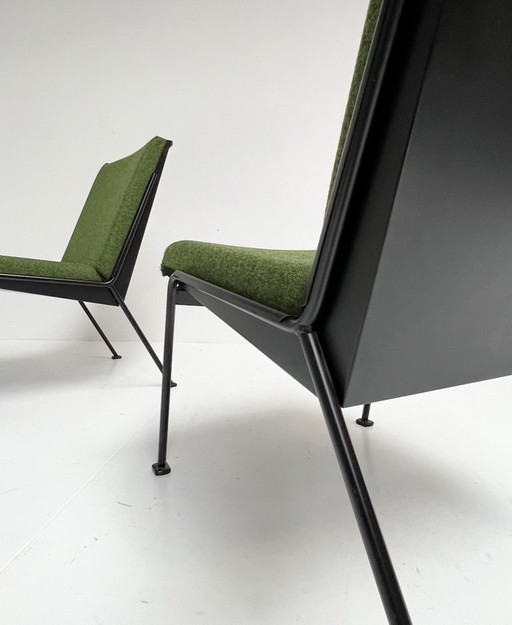 Geherstoffeerde OASE fauteuil van Wim Rietveld voor Ahrend de Cirkel, 1958
