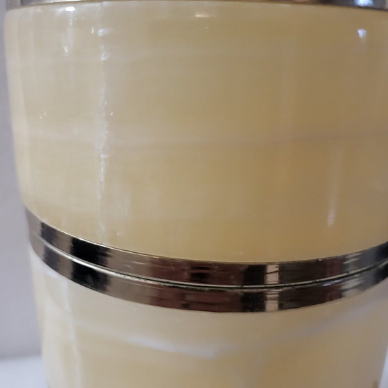 Image 1 of Lampe à poser en albâtre et laiton 