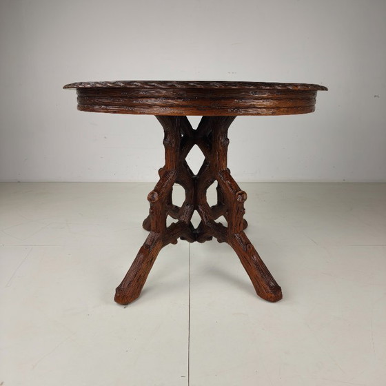 Image 1 of Black Forest-style dining table by Horrix – circa 1880