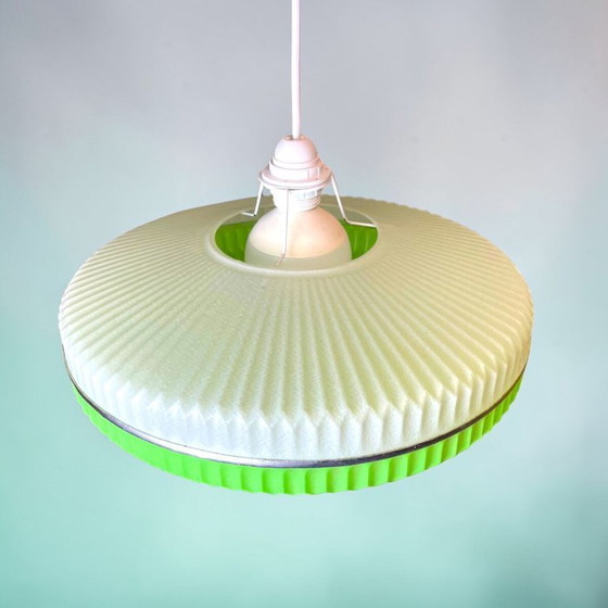 Image 1 of Grande suspension OVNI en acrylique vert, Ukraine, années 1970