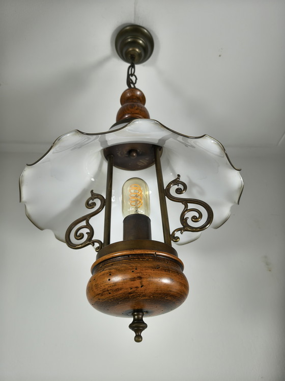 Image 1 of Lampada a sospensione vintage con paralume in vetro opalino, anni '70/'80