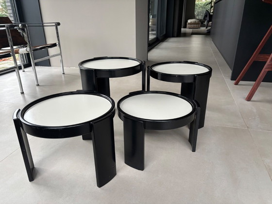 Image 1 of 4 tables d'appoint Cassina vintage, tables gigognes 780/783
