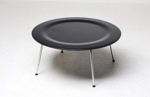 CTM salontafel van Charles & Ray Eames, Vitra in zwart geverfd essenhout.