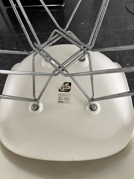 Image 1 of 5 Vitra Eames DSX stoelen