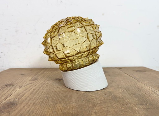 Vintage witte porseleinen wandlamp, jaren 70