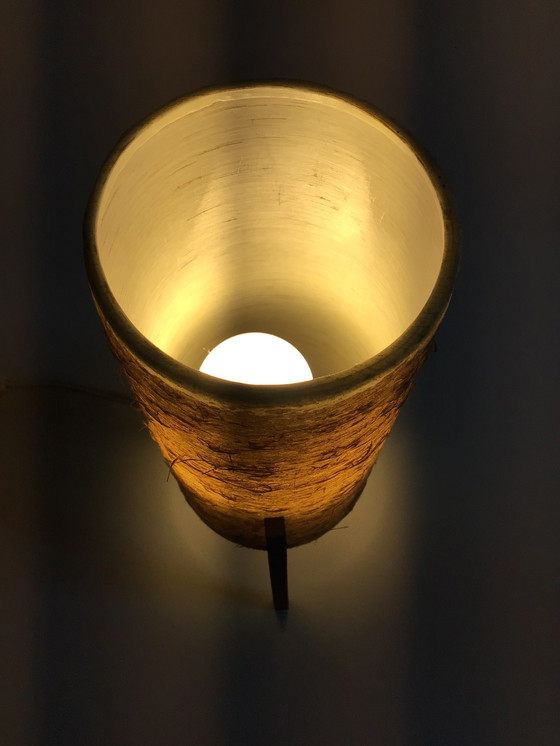 Image 1 of Lampada da tavolo a treppiede in fibra di vetro vintage