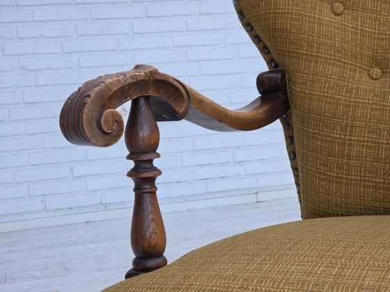 Image 1 of Deense fauteuil uit de jaren 60, originele groene meubelwol, gesneden eikenhout