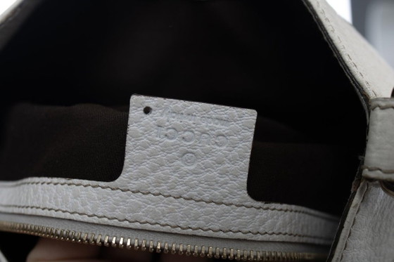 Image 1 of Gucci Hasler Horsebit Schultertasche in Weiß