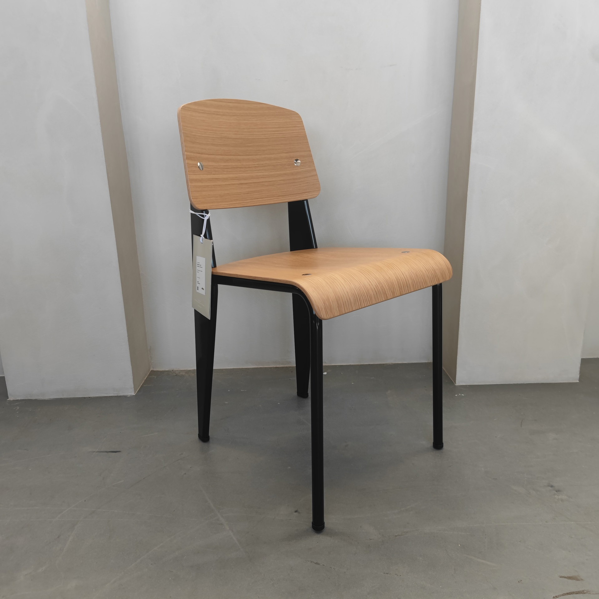 【 新品 】Jean Prouvé Vitra - Standard Chair - Jean Prouvé - Natural Oak | €850 | Whoppah