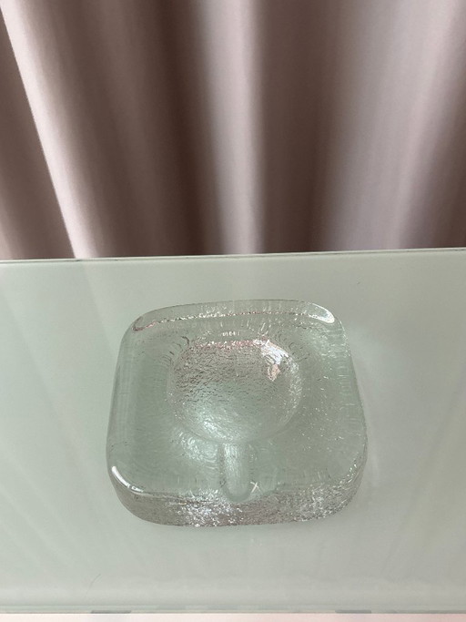 Cenicero Vintage Cuadrado de Cristal Transparente Texturizado – Mid-Century Modern